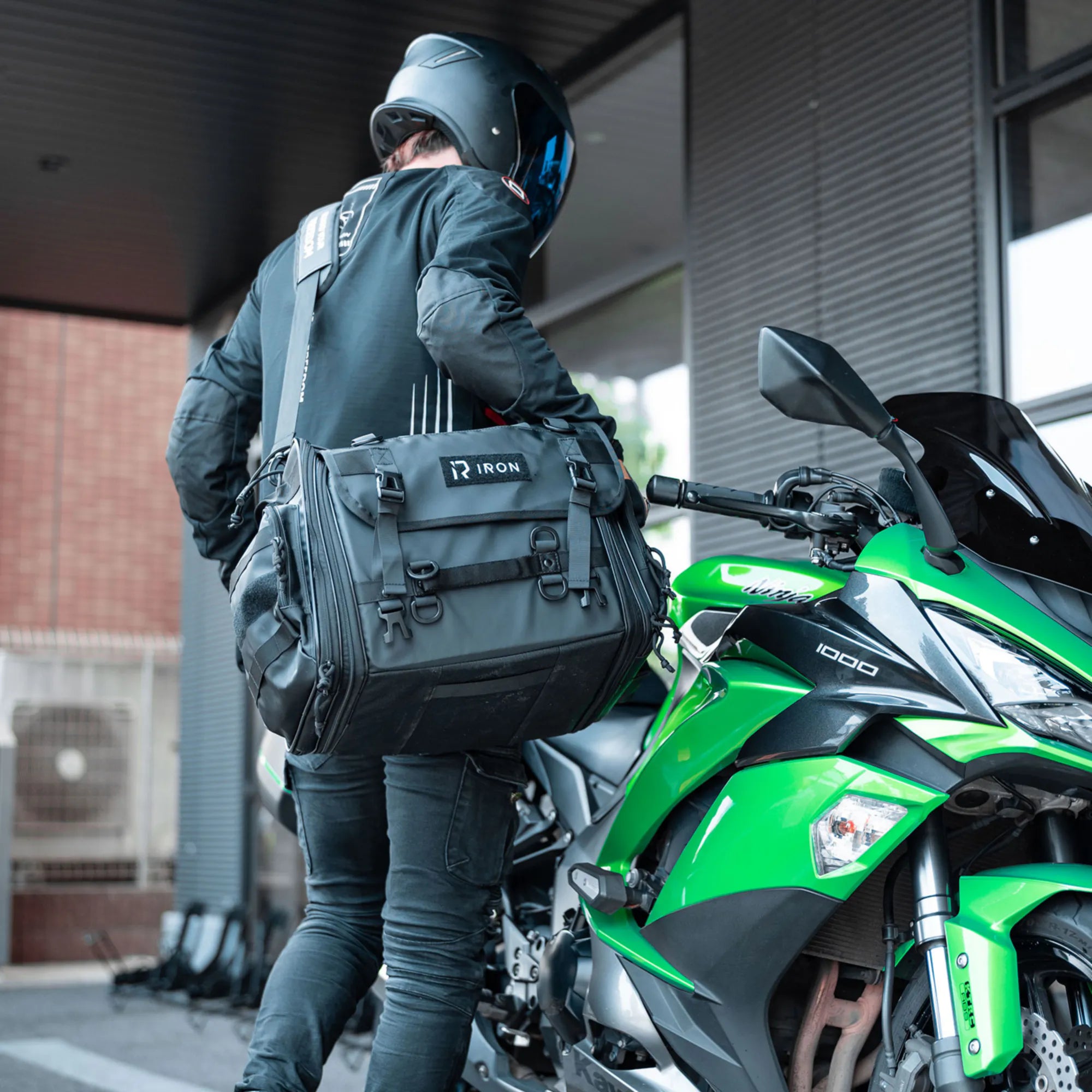 RIDEIRON 容量拡張機能付き ツーリングバッグ | MB8001