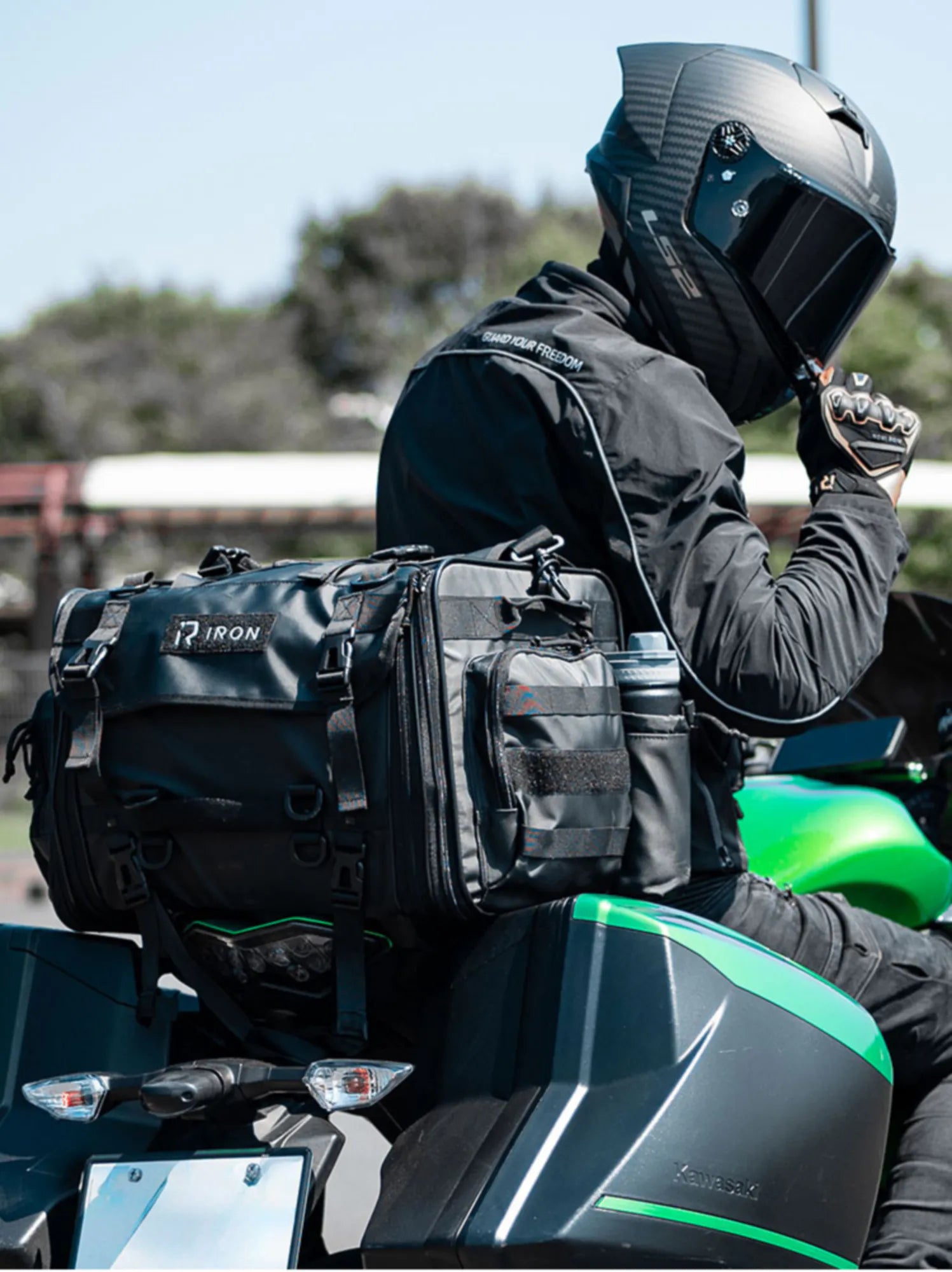 RIDEIRON 容量拡張機能付き ツーリングバッグ | MB8001